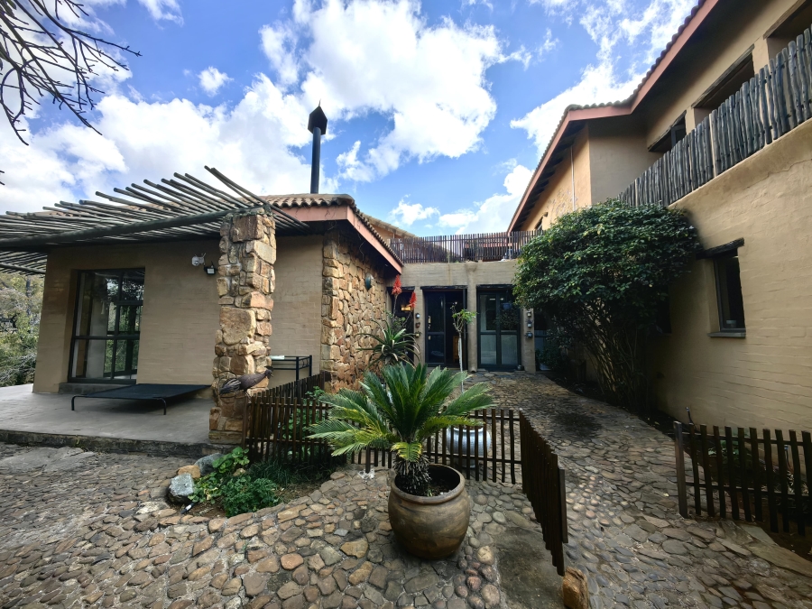 5 Bedroom Property for Sale in Waterkloof A H North West